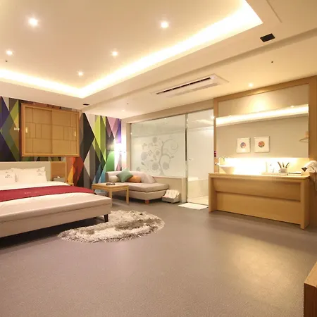 Ib Hotel